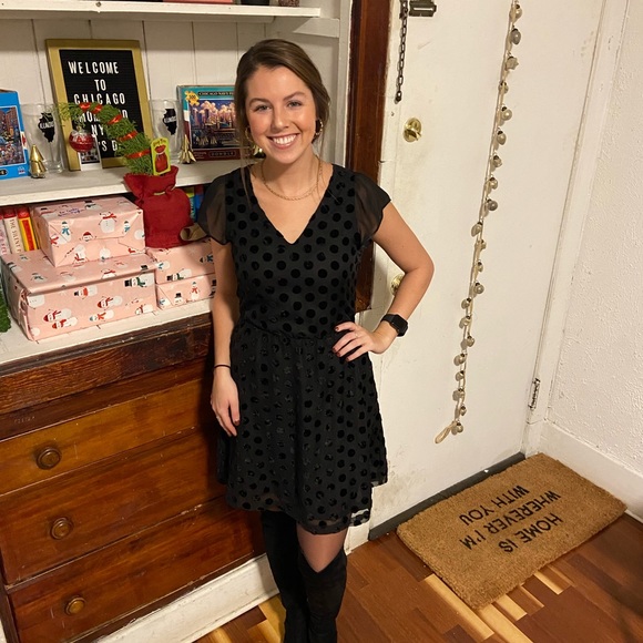 Meet your Posher, Meghan - Picture 3 of 4